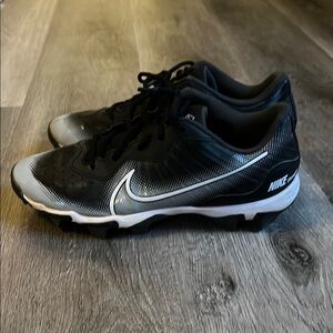 Nike Fastflex Baseball Cleats - Size 8 - Excellent condition!